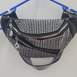 Sleek Black and Silver Crossbody Bag with Mesh Design